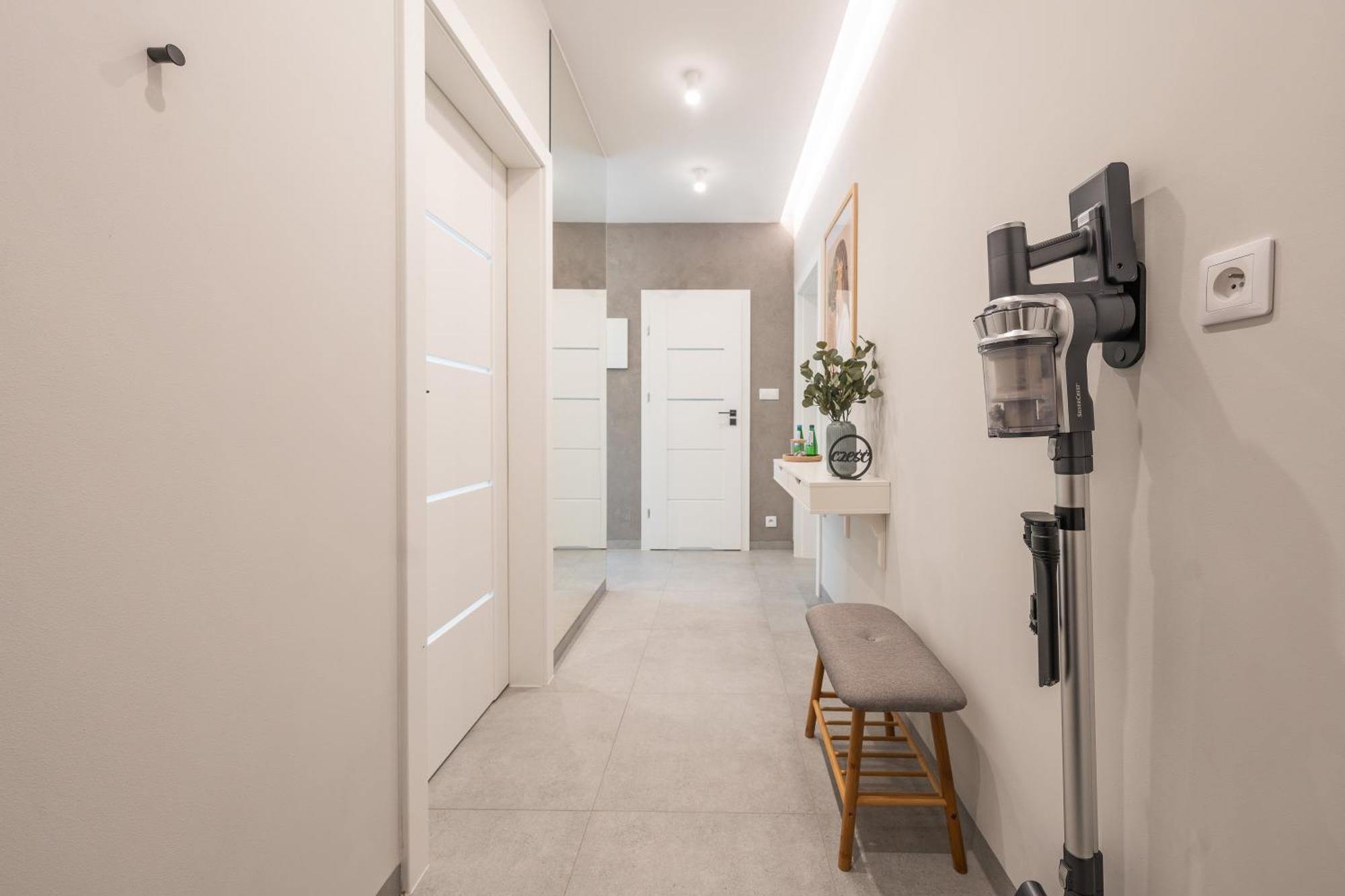 Apartment Good Things Near Center Ceglana Street & Parking - Blisko Szpitali Okulistyka Euromedic Mswia *